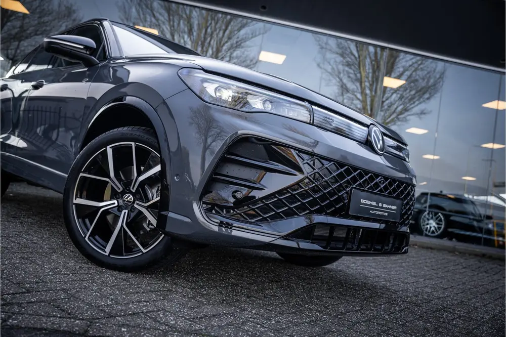 Volkswagen Tiguan eHybrid R-Line Edition * Panodak * Trekhaa uit 2025, foto 10
