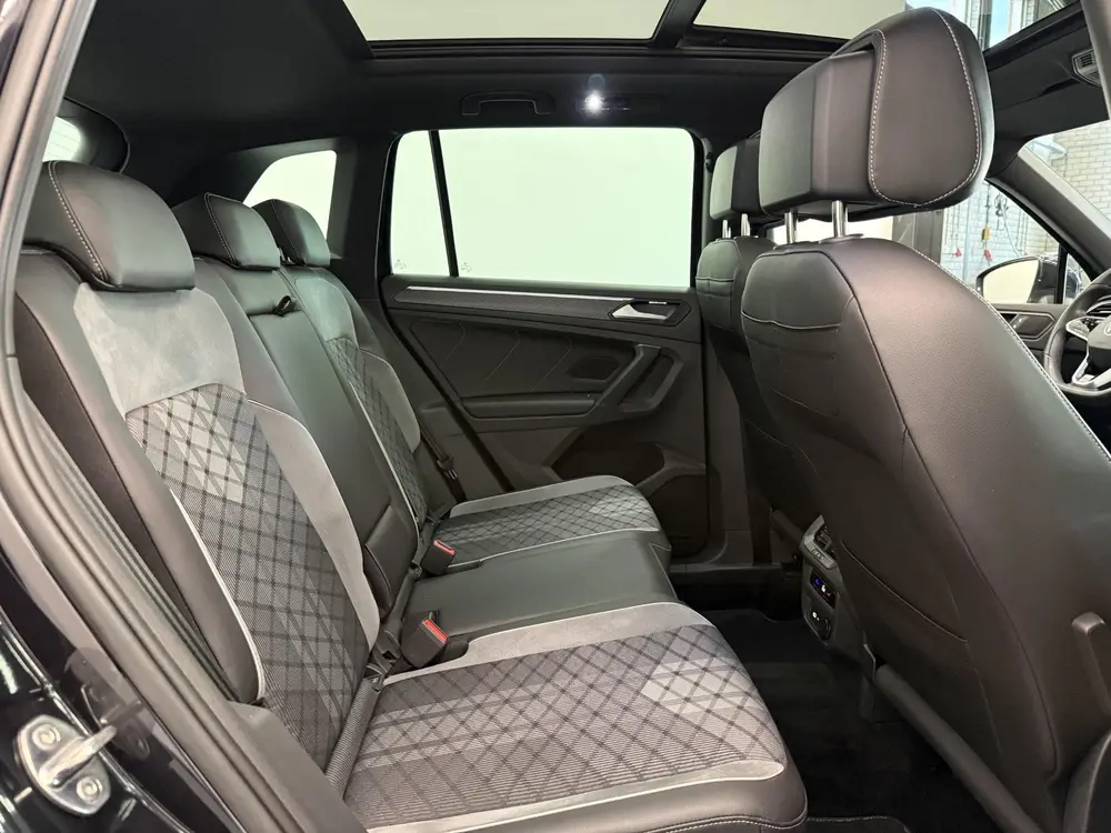 Volkswagen Tiguan 1.4 TSI eHybrid R-Line Business+ Automaat uit 2022, foto 14