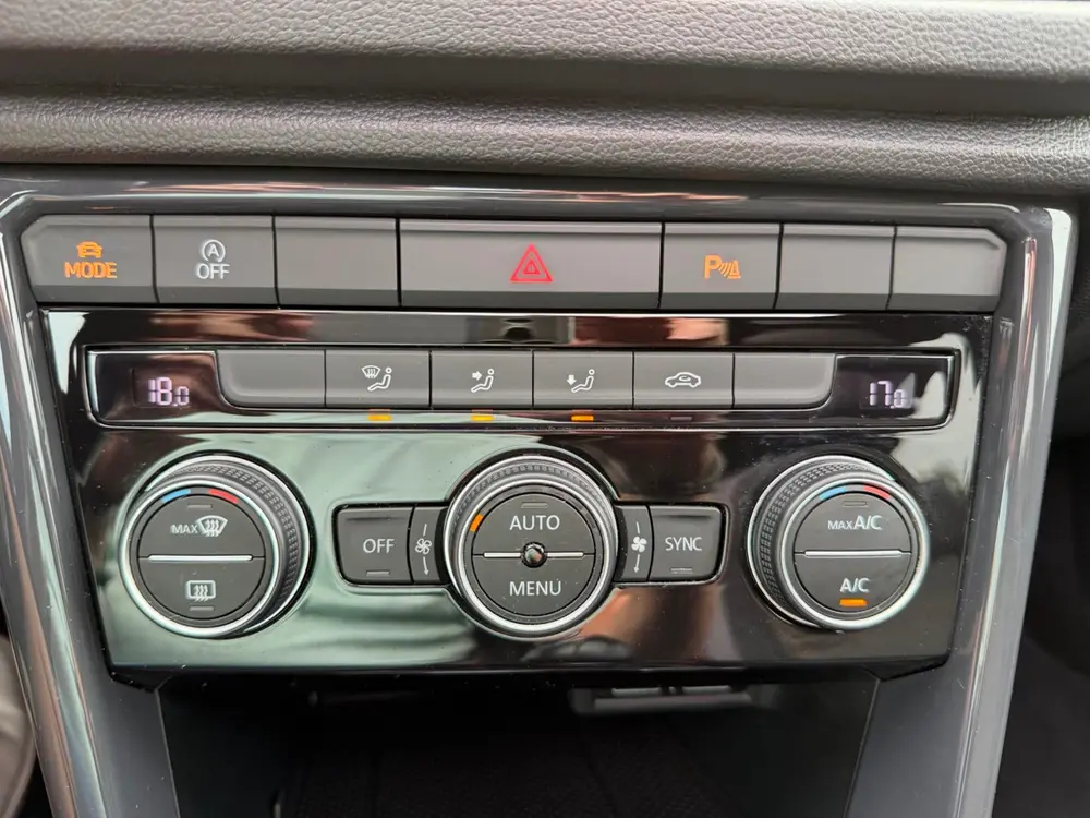 Volkswagen T-Roc 1.5 TSI Sport Business R, panoramadak, trek uit 2020, foto 19