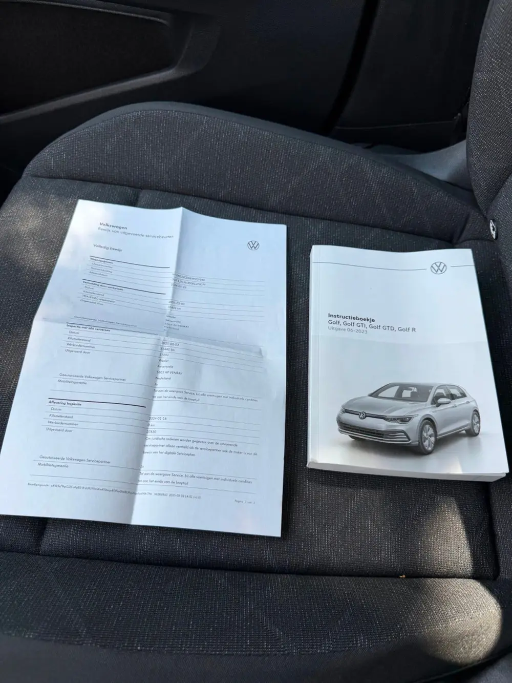 Volkswagen Golf 1.0 eTSI AUTOMAAT Life, achteruitrijcamera uit 2024, foto 10