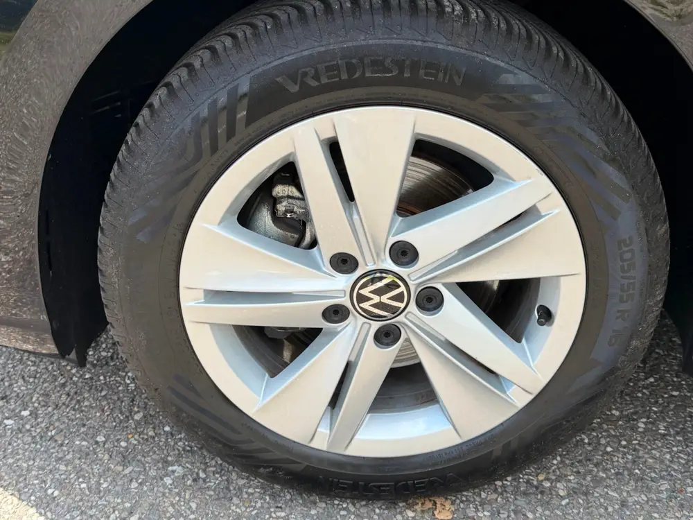 Volkswagen Golf 1.0 eTSI AUTOMAAT Life, achteruitrijcamera uit 2024, foto 19
