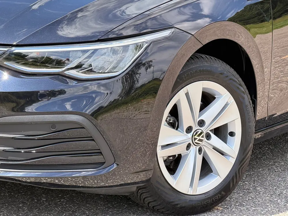Volkswagen Golf 1.0 eTSI AUTOMAAT Life, achteruitrijcamera uit 2024, foto 5