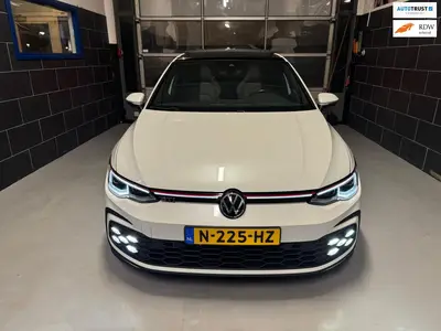 Volkswagen Golf 2.0 TSI GTI - PANO - KEYLESS - H&K - CARPLAY uit 2021