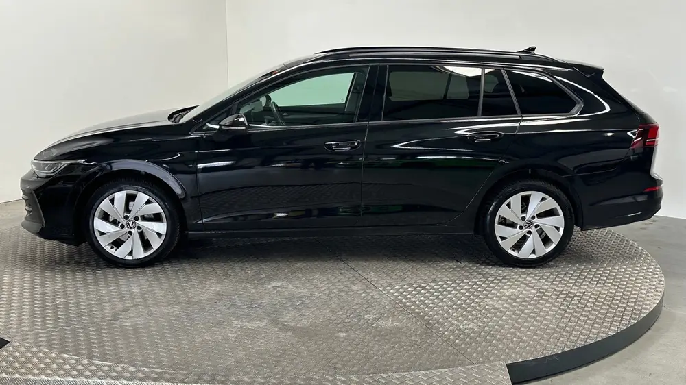Volkswagen Golf Variant 1.5 eTSI Life Edition benzine automa uit 2024, foto 2