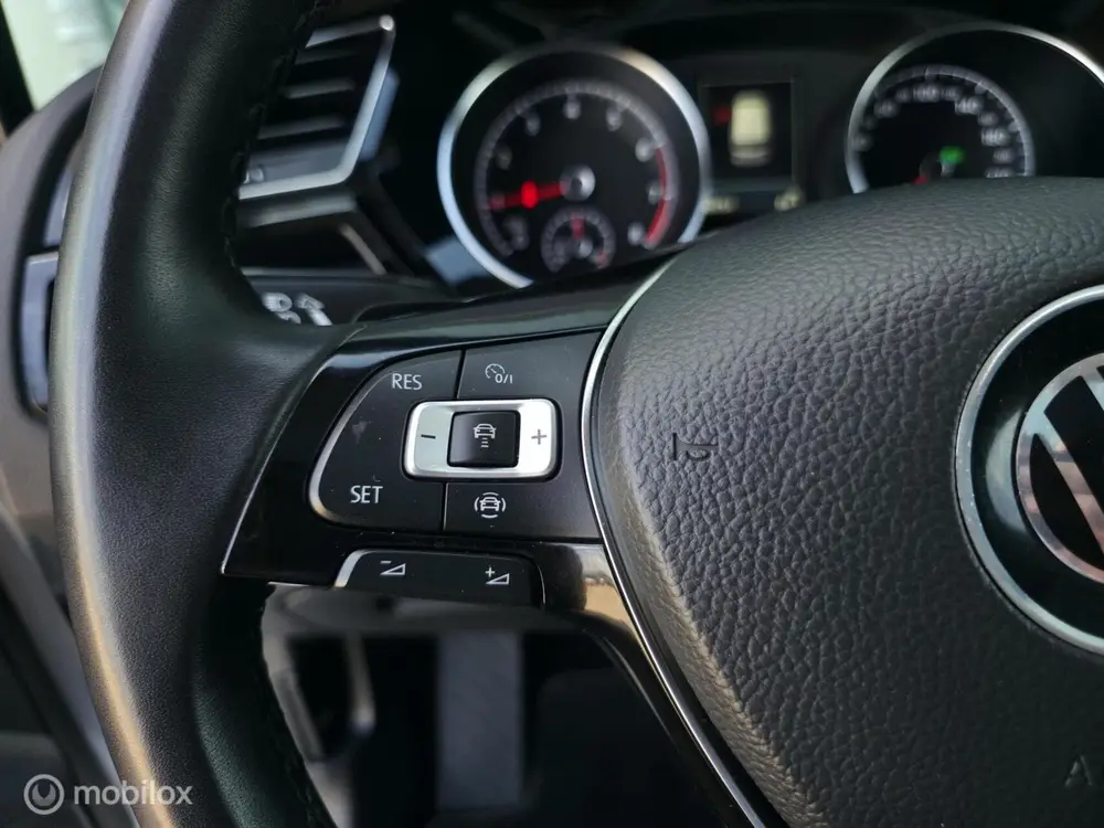 Volkswagen Touran 1.5 TSI R-Line / 5pers / Pano / El. Trekh uit 2020, foto 18