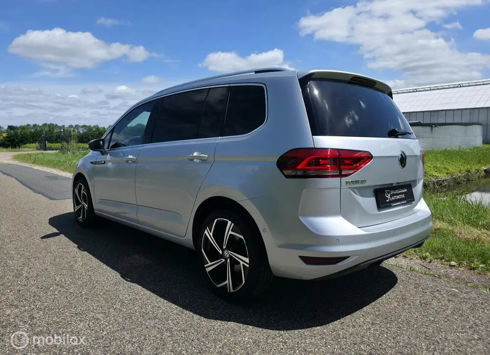 Volkswagen Touran 1.5 TSI R-Line / 5pers / Pano / El. Trekh uit 2020, foto 3