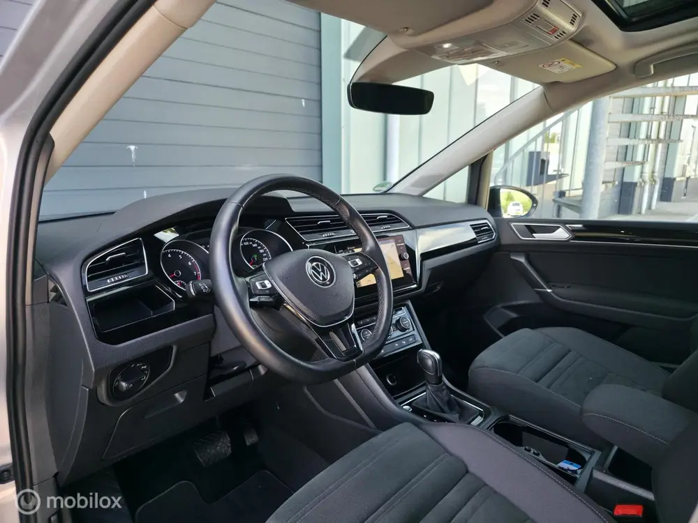 Volkswagen Touran 1.5 TSI R-Line / 5pers / Pano / El. Trekh uit 2020, foto 7