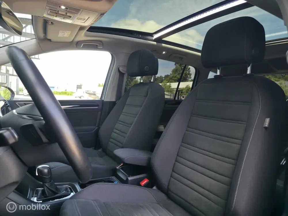 Volkswagen Touran 1.5 TSI R-Line / 5pers / Pano / El. Trekh uit 2020, foto 8