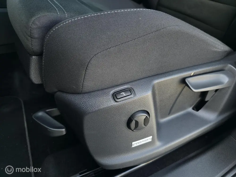 Volkswagen Touran 1.5 TSI R-Line / 5pers / Pano / El. Trekh uit 2020, foto 9