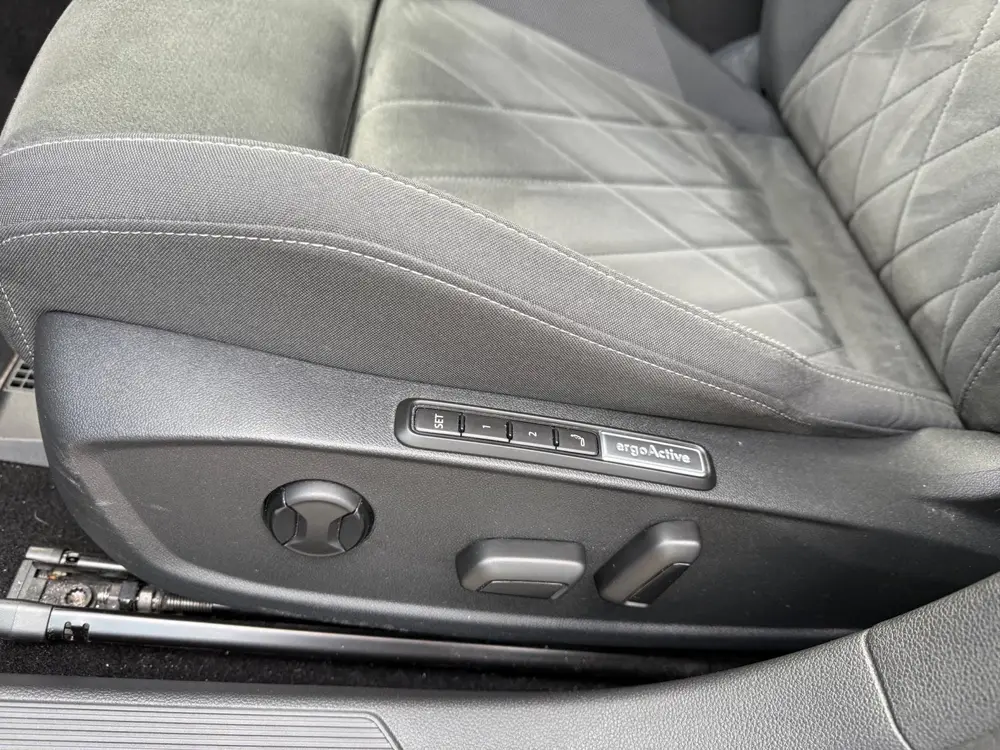 Volkswagen Golf Variant 1.0 eTSI Life Business_Massage_stoel uit 2022, foto 8