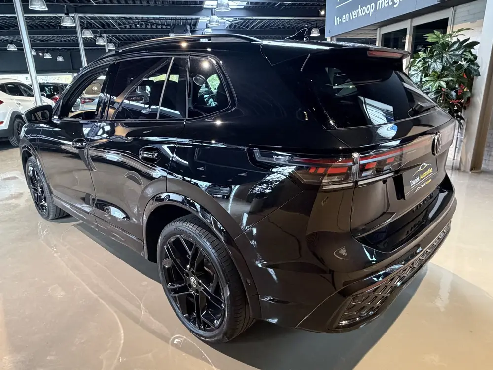 Volkswagen Tiguan 1.5 eHybrid R-Line edition Panorma Navigat uit 2025, foto 5