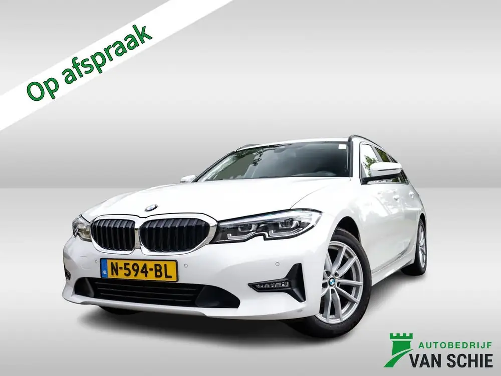 BMW 3-Serie 3 Serie Touring 320i Business Edition 1e-Eig. & Dealer-O uit 2021