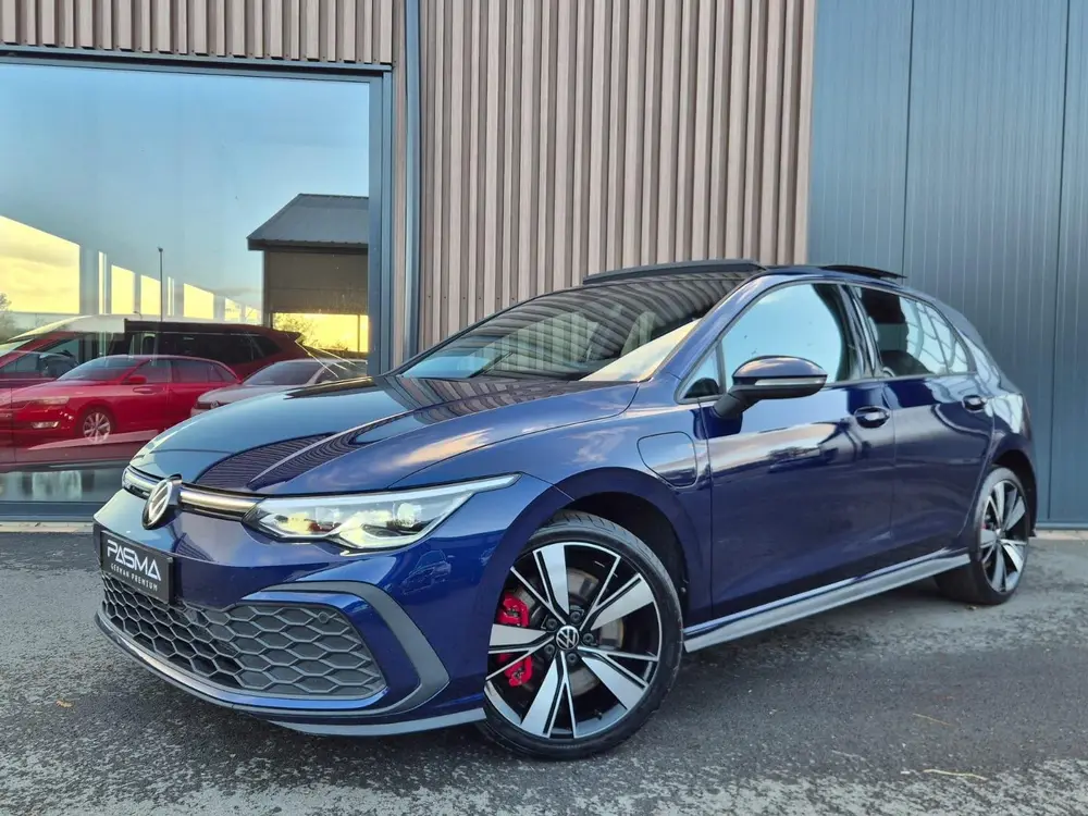 Volkswagen Golf 1.4 EHybrid GTE 245pk | BTW | Pano | Trekhaak | LED | Stuur- Stoelverw. Golf 1.4 eHybrid GTE 245pk | BTW | Pano | Trekhaa uit 2022