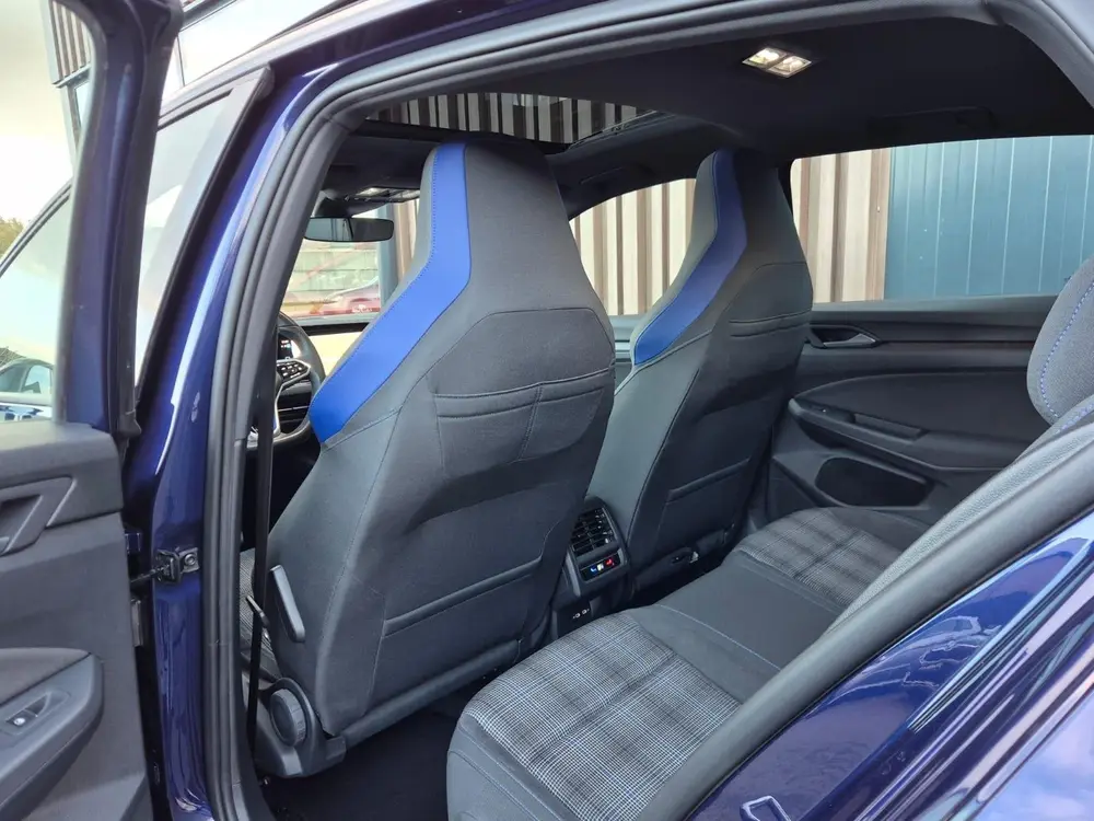 Volkswagen Golf 1.4 EHybrid GTE 245pk | BTW | Pano | Trekhaak | LED | Stuur- Stoelverw. Golf 1.4 eHybrid GTE 245pk | BTW | Pano | Trekhaa uit 2022, foto 11
