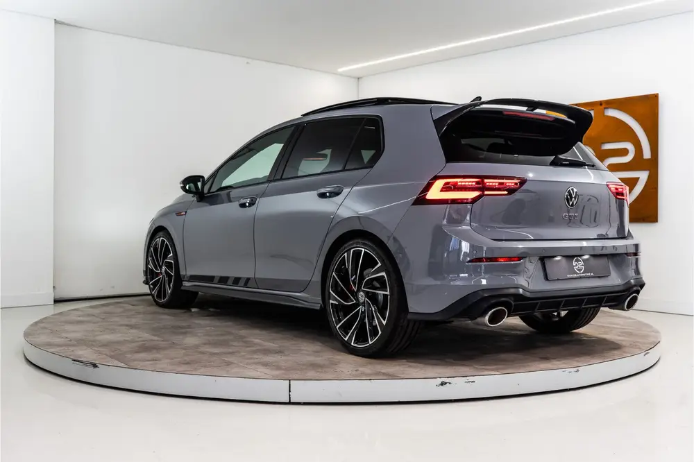 Volkswagen Golf 2.0 TSI GTI Clubsport 301 PK | IQ | Pano | S uit 2021, foto 3
