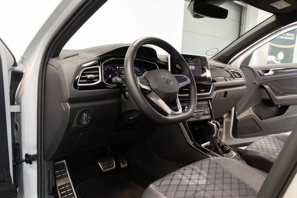 Volkswagen T-Roc 1.5TSi R-Line Edition|CArplay|AdapCruiseCon uit 2024, foto 12