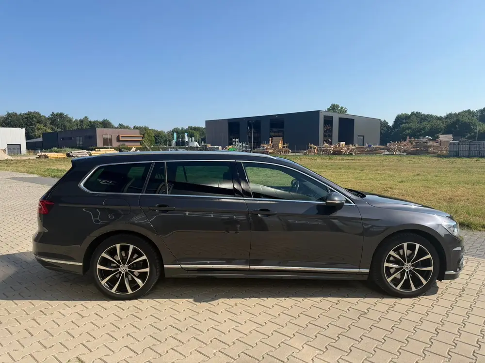 Volkswagen Passat Variant Passat 1.5 TSI 150pk ACT 7-DSG 2x R-LINE uit 2019, foto 4