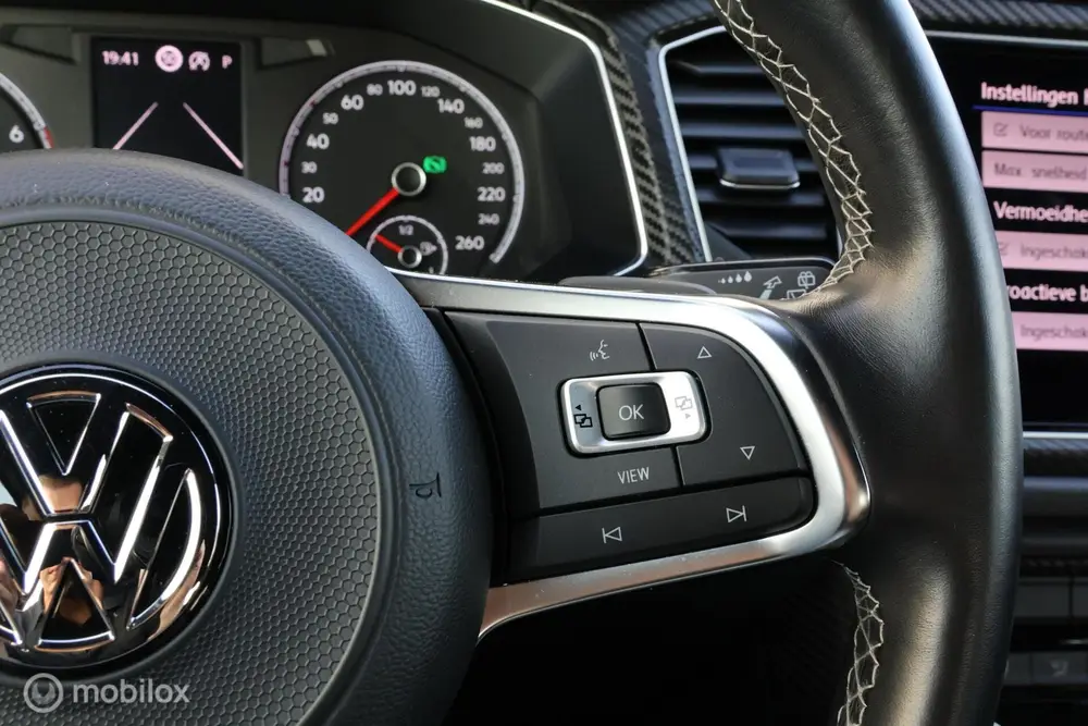 Volkswagen T-Roc 1.5 TSI DSG R-Line I Camera | ACC | LED uit 2019, foto 17
