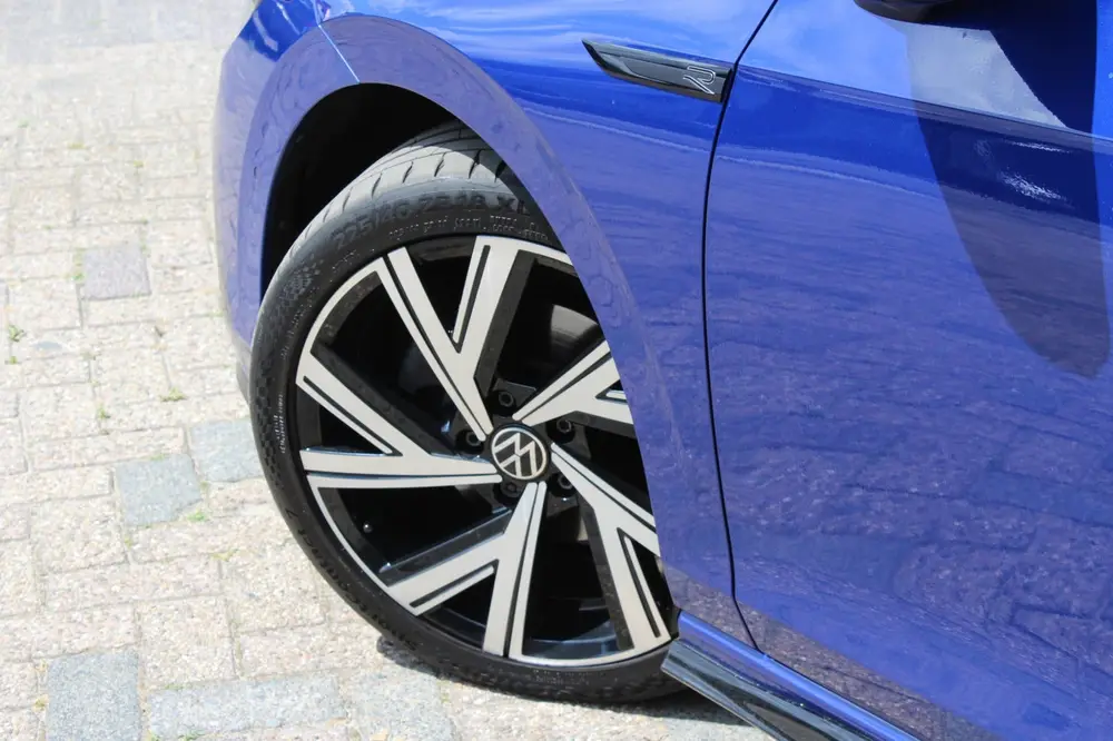 Volkswagen Golf 1.5 eTSI 3x R-Line | Panoramadak | Camera | uit 2021, foto 10