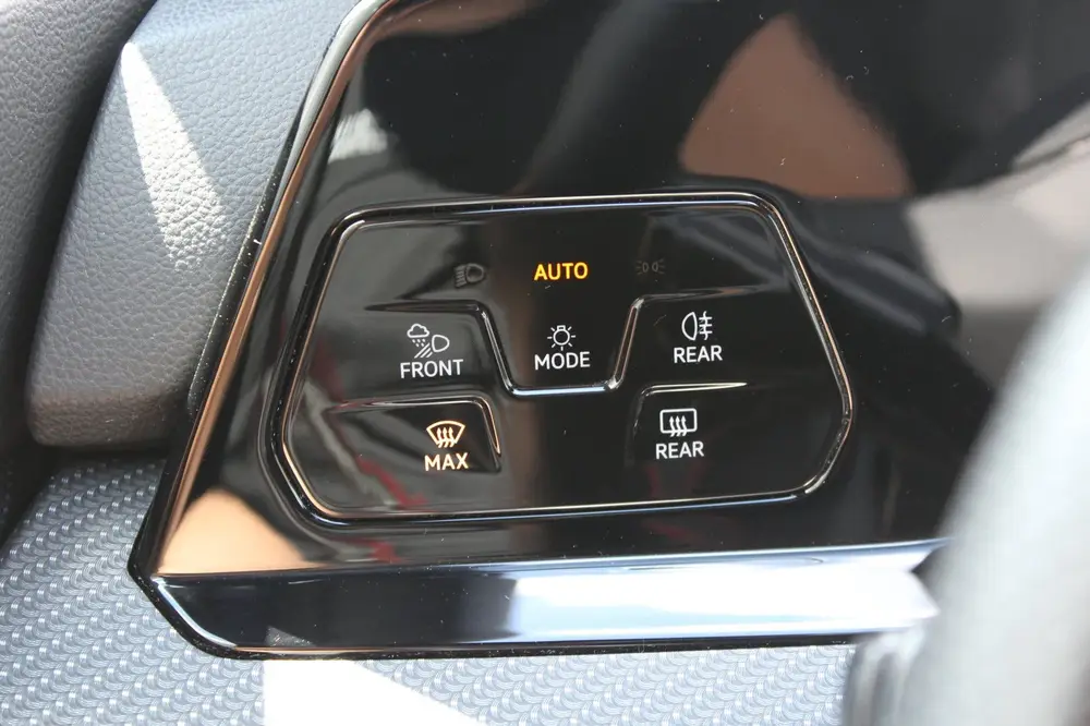 Volkswagen Golf 1.5 eTSI 3x R-Line | Panoramadak | Camera | uit 2021, foto 14