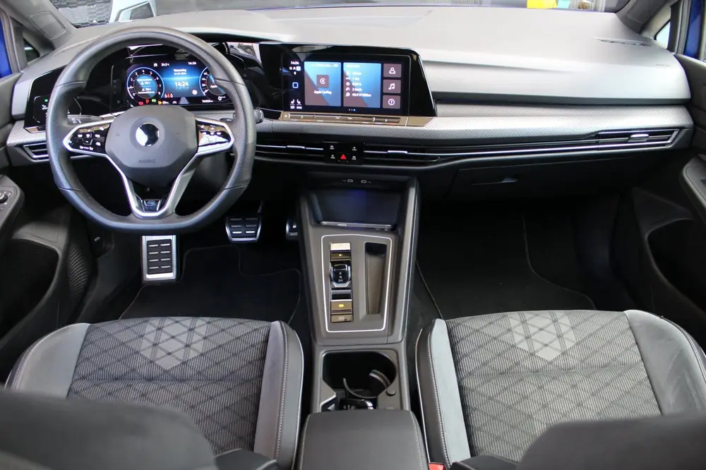 Volkswagen Golf 1.5 eTSI 3x R-Line | Panoramadak | Camera | uit 2021, foto 2