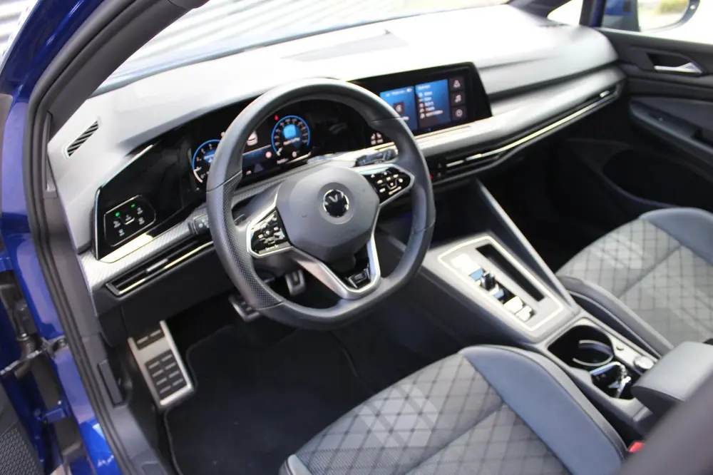 Volkswagen Golf 1.5 eTSI 3x R-Line | Panoramadak | Camera | uit 2021, foto 6