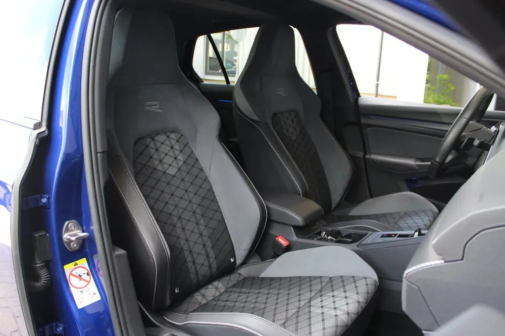 Volkswagen Golf 1.5 eTSI 3x R-Line | Panoramadak | Camera | uit 2021, foto 7