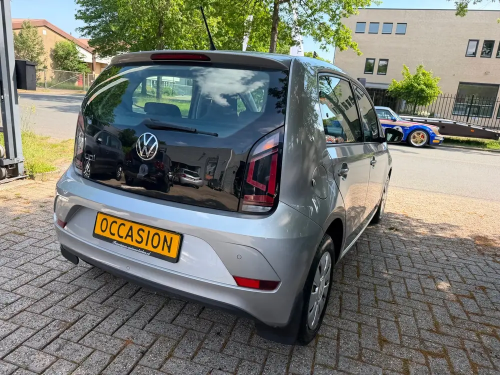 Volkswagen Up! 1.0 high up! R-Line 5 deurs, camera, clima, c uit 2022, foto 15