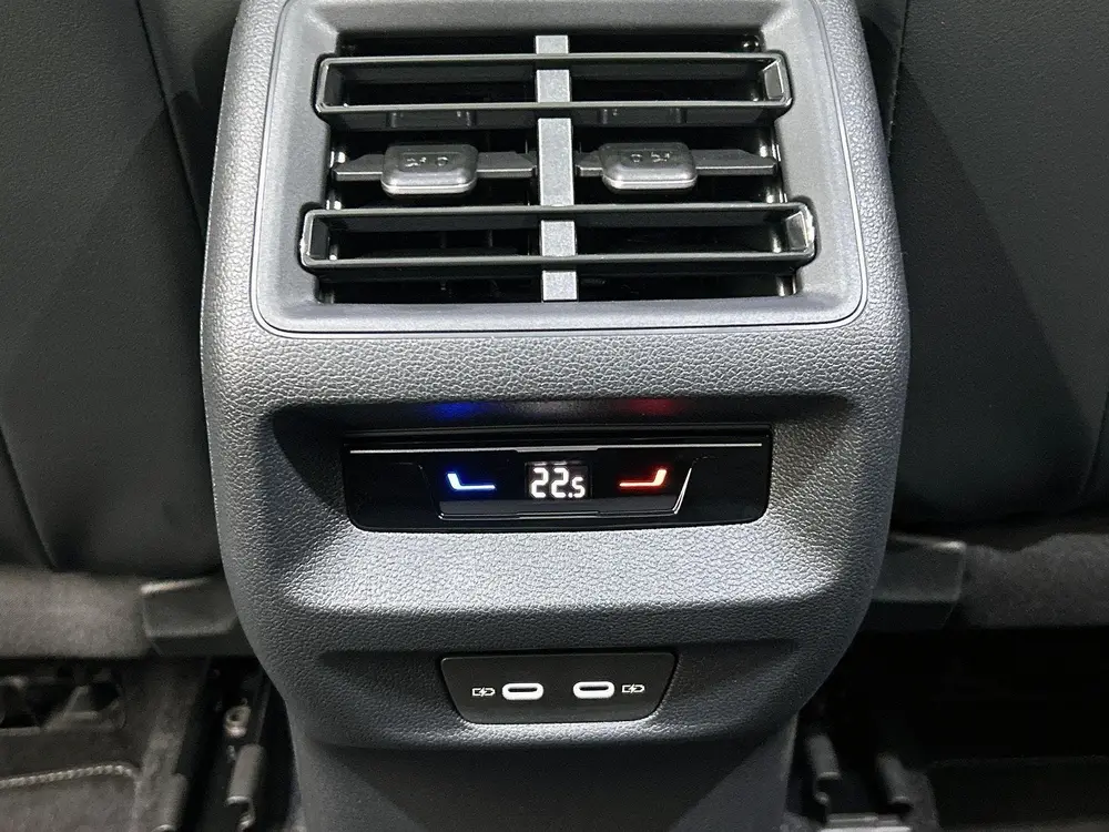 Volkswagen Tiguan 1.5 eHybrid R-Line Edition 204 PK Plug in uit 2026, foto 10