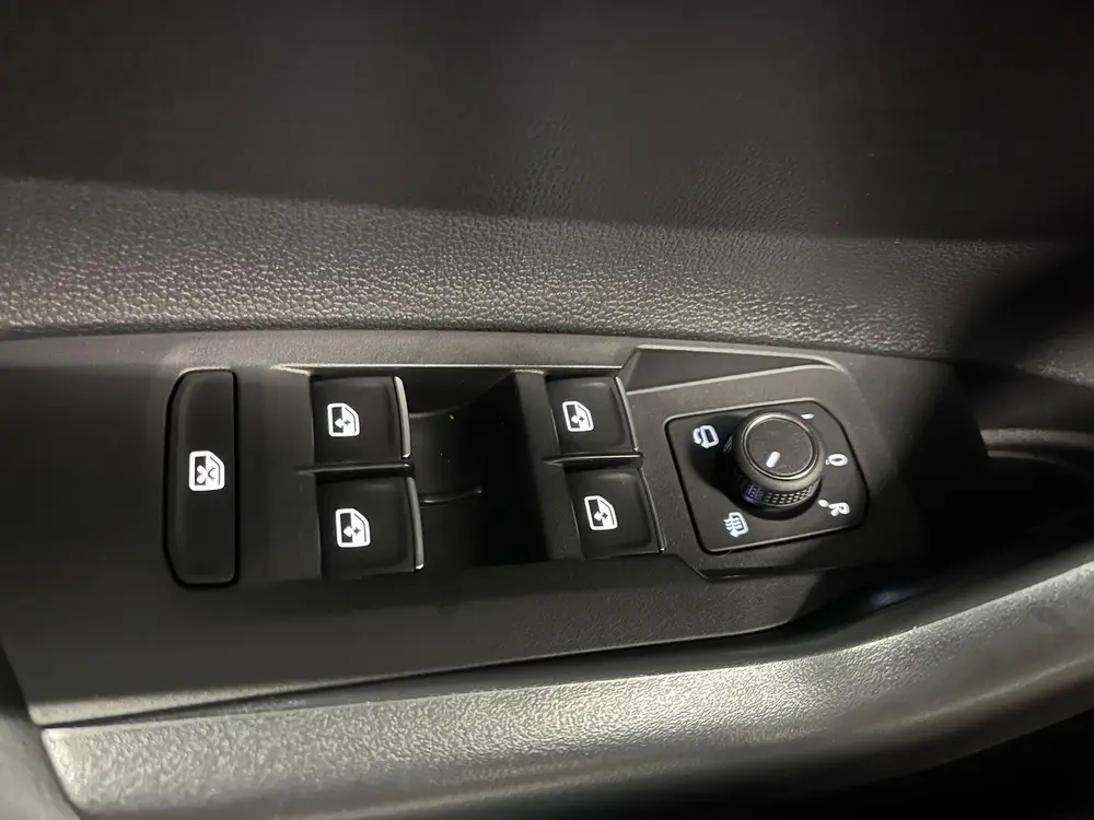 Volkswagen Polo 1.0 TSI AUT 85KW Goal Navigatie Apple Carpla uit 2025, foto 11