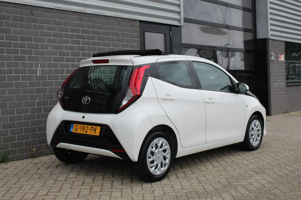 Toyota Aygo 1.0 VVT-i X-Play / Open dak / Carplay / Automaat uit 2019, foto 5