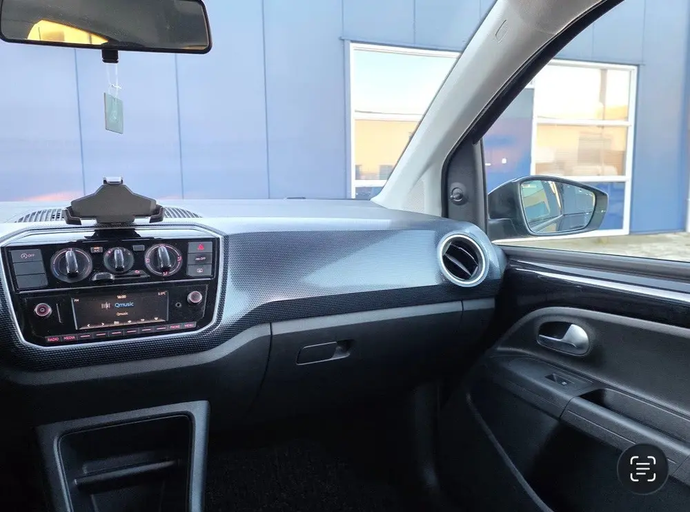 Volkswagen Up! 1.0 2020 5-Drs Zwart|Airco|Cruise|BT|Camera uit 2020, foto 15