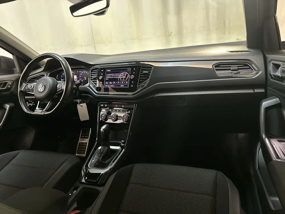 Volkswagen T-Roc 1.5 TSI 150pk DSG Sport Parkeersensoren Nav uit 2020, foto 2