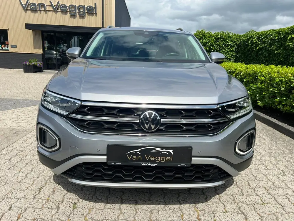 Volkswagen T-Roc 1.5 TSI Style plus virtual cockpit, stoelve uit 2023, foto 11