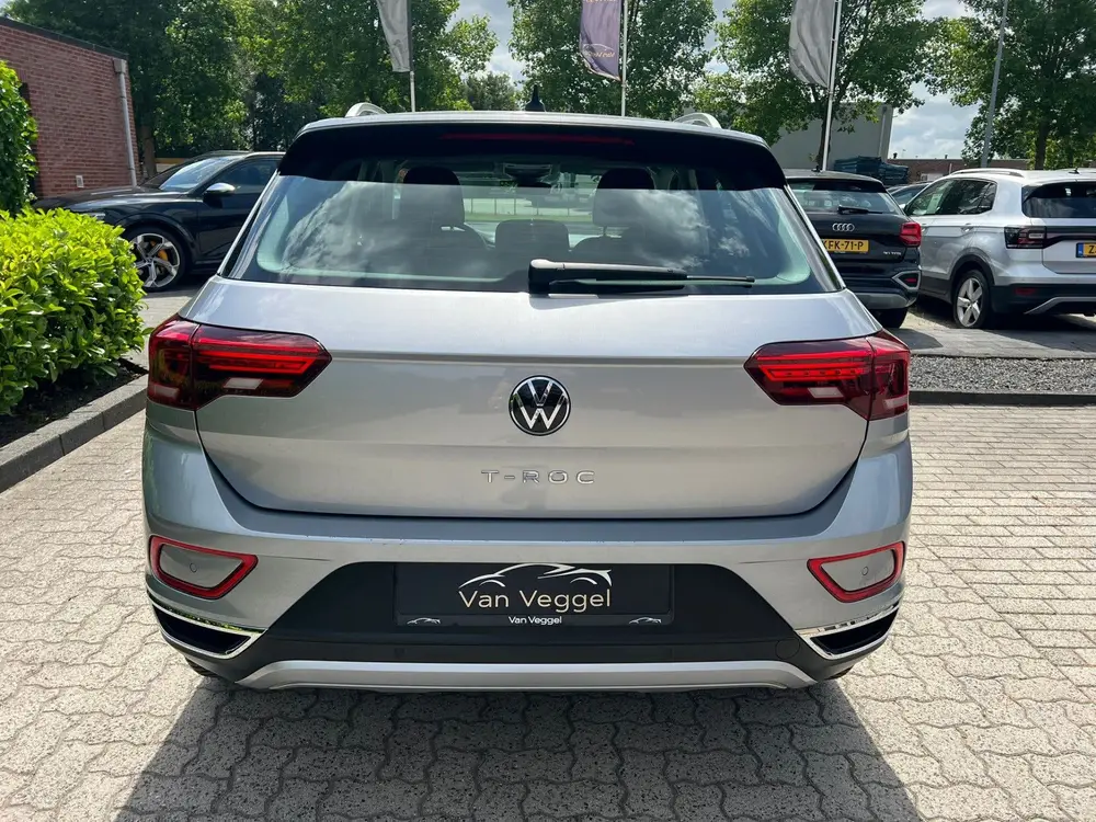 Volkswagen T-Roc 1.5 TSI Style plus virtual cockpit, stoelve uit 2023, foto 12