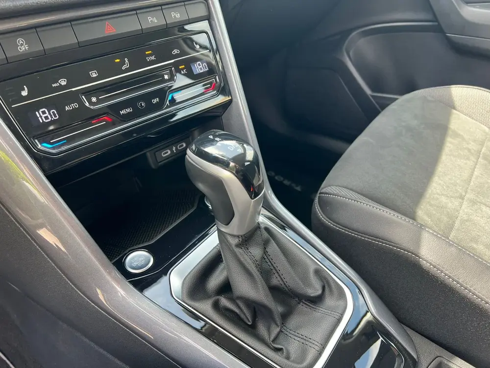 Volkswagen T-Roc 1.5 TSI Style plus virtual cockpit, stoelve uit 2023, foto 14