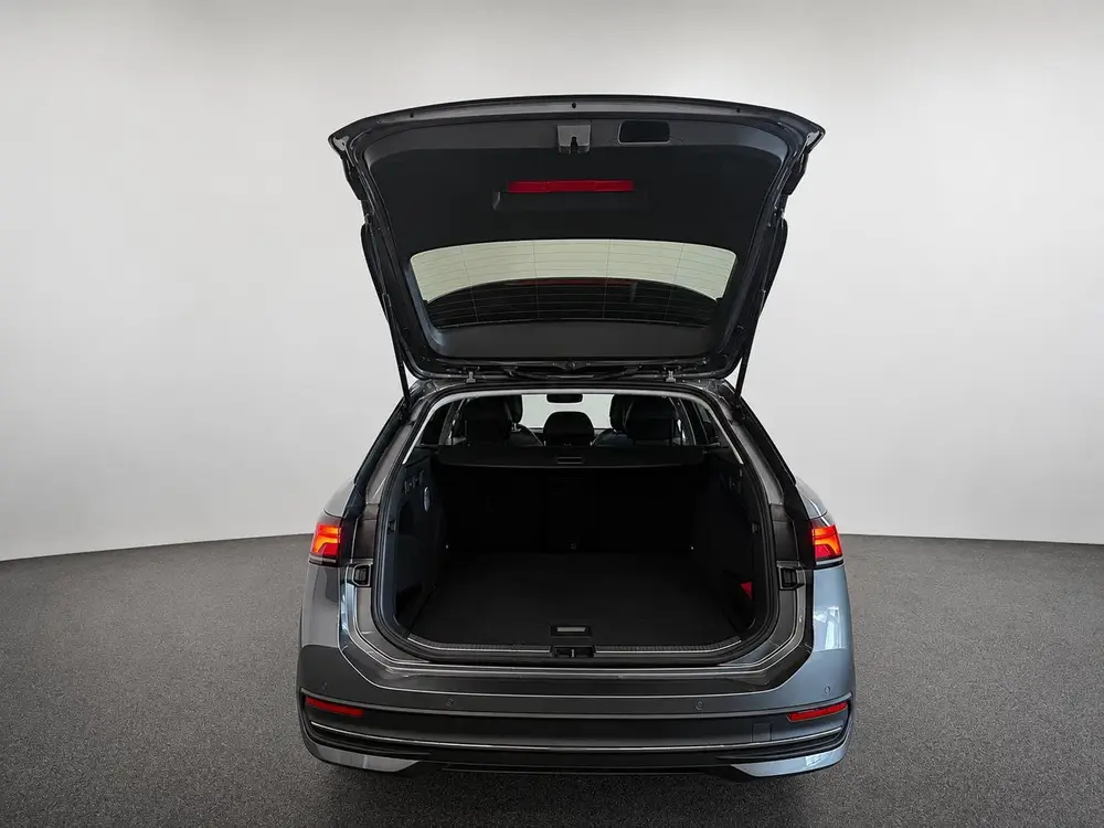 Volkswagen Passat Variant 1.5 eTSI Business Navigatie Apple uit 2026, foto 9