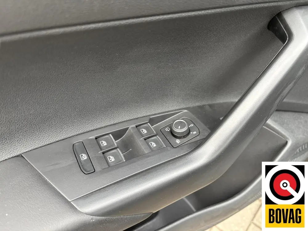 Volkswagen Taigo 1.0 TSI Life Edition uit 2025, foto 13