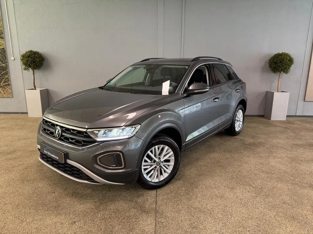 Volkswagen T-Roc 1.5 TSI Life Business LED-ACC-NAVI-APPLE CA uit 2023