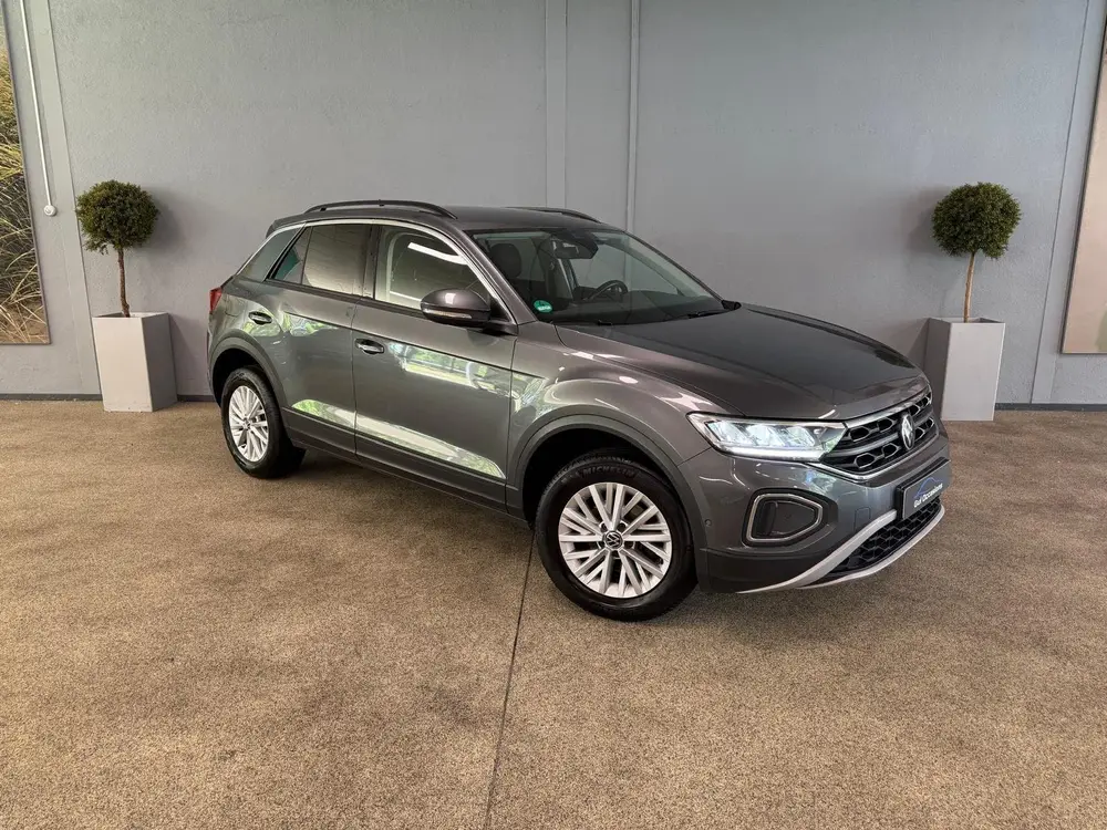 Volkswagen T-Roc 1.5 TSI Life Business LED-ACC-NAVI-APPLE CA uit 2023, foto 3