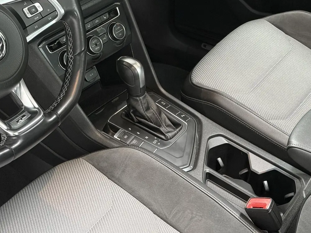 Volkswagen Tiguan 1.5 TSI ACT Highline R Line - PANORAMADAK uit 2019, foto 13