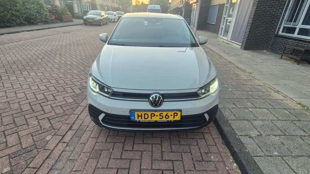 Volkswagen Polo 1.0 MPI 80pk 2023 Grijs uit 2023, foto 3