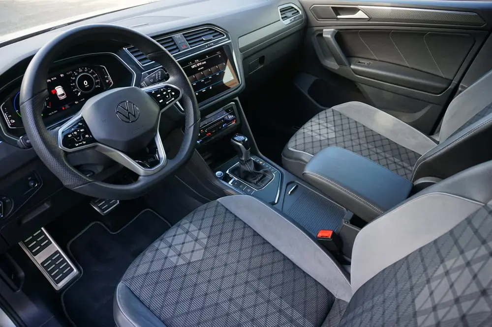 Volkswagen Tiguan 1.4 TSI eHybrid R-Line Trekhaak|Keyless|HU uit 2021, foto 3