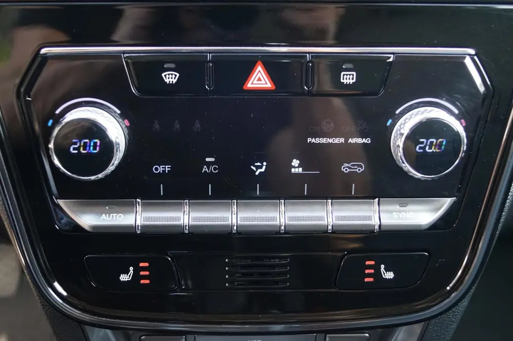 SsangYong Tivoli 1.5 T-GDI 2WD Quartz 163PK Navi Camera Half uit 2020, foto 17