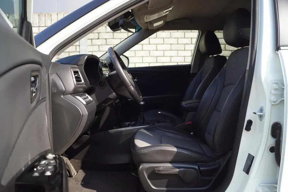 SsangYong Tivoli 1.5 T-GDI 2WD Quartz 163PK Navi Camera Half uit 2020, foto 4