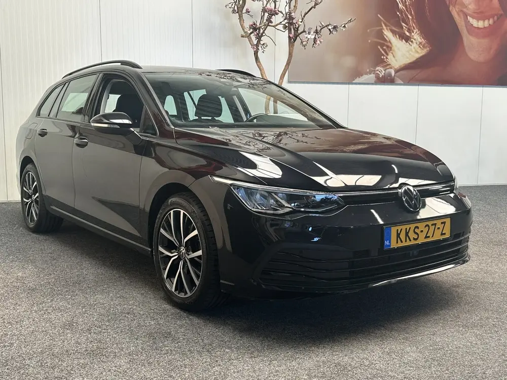 Volkswagen Golf Variant 1.0 eTSI LIFE BUSINESS ADAPTIVE CRUI uit 2022, foto 2