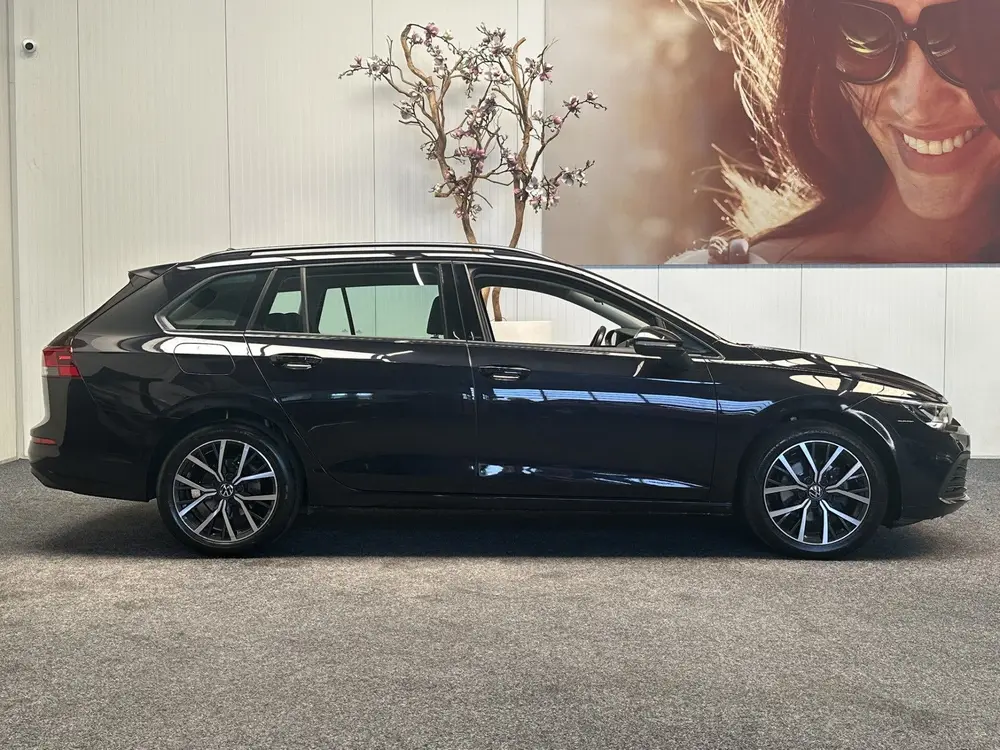 Volkswagen Golf Variant 1.0 eTSI LIFE BUSINESS ADAPTIVE CRUI uit 2022, foto 9