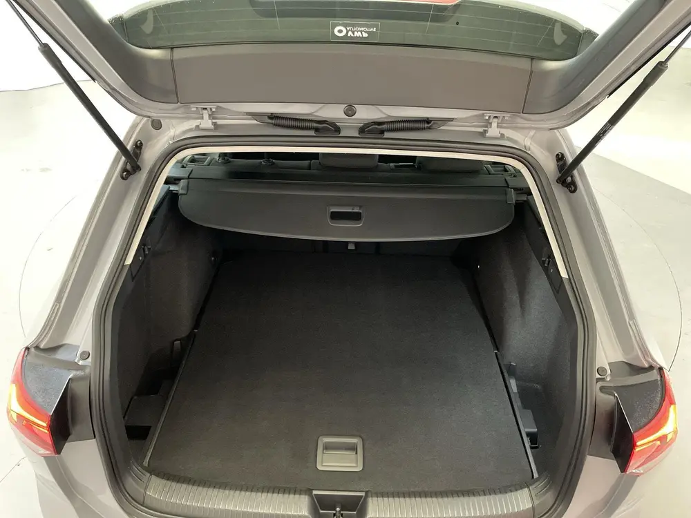 Volkswagen Golf Variant 1.5 TSI Life Business Sfeerverlichti uit 2021, foto 18