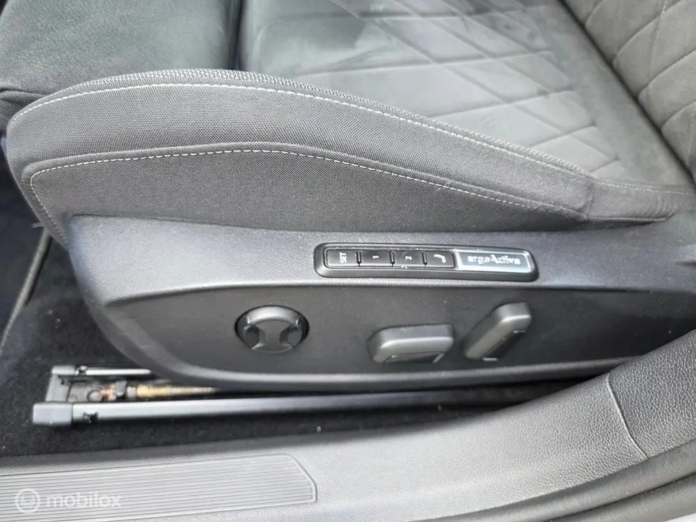 Volkswagen Golf 1.4 eHybrid Style 2021 ACC/CAM/LED/TREKHAAK! uit 2021, foto 12