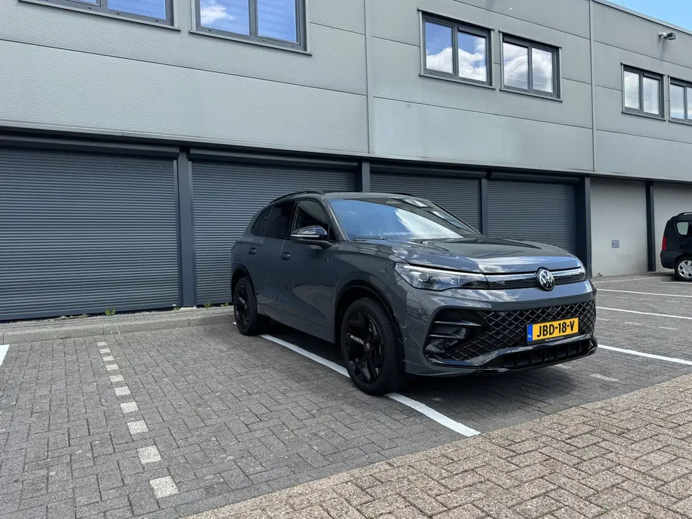 Volkswagen Tiguan 1.5 eHybrid 272PK R-Line Edition Navi.Pano uit 2025, foto 2
